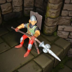 Papo 39381 Infantry Man Red Knight w/Sheild  Figure B7